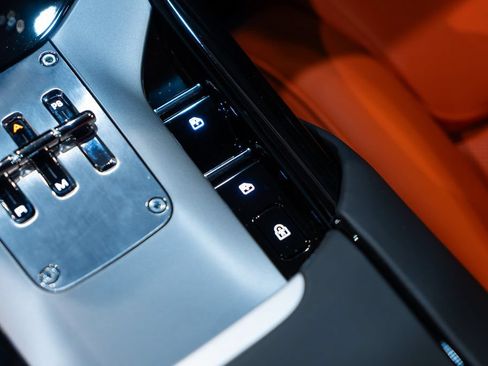 Certified 2025 Ferrari Purosangue AWD/4WD image 33