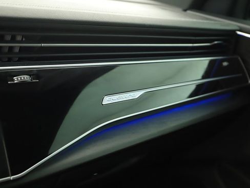 Used 2023 Audi Q8 Prestige w/ Prestige Package image 29