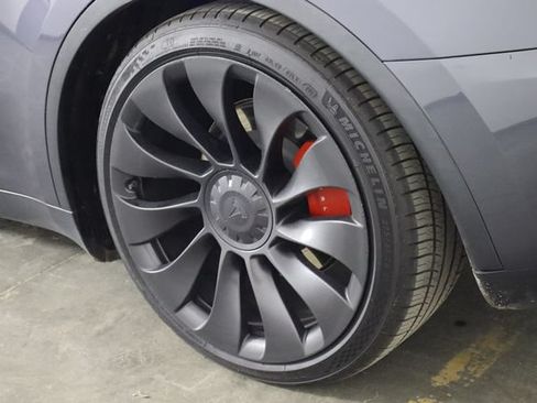 Used 2023 Tesla Model Y Performance AWD/4WD image 39