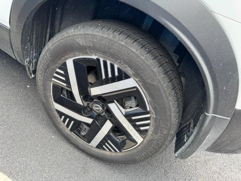 Used 2025 Nissan Kicks SV FWD image 4