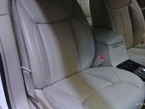 Used 2011 Cadillac DTS Luxury image 16