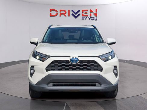 Used 2022 Toyota RAV4 XLE Premium AWD/4WD image 8