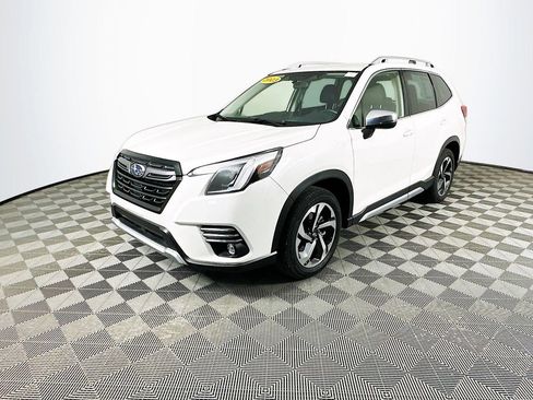Used 2023 Subaru Forester Touring image 5