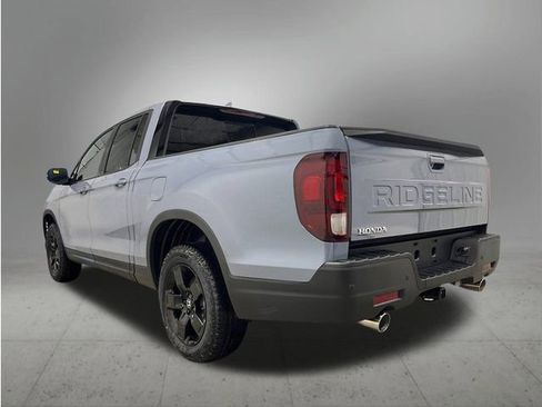 New 2026 Honda Ridgeline Black Edition image 3