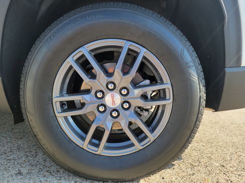 Used 2025 GMC Acadia Elevation image 34