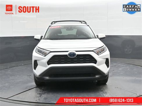 Used 2021 Toyota RAV4 XLE w/ Convenience Package image 5