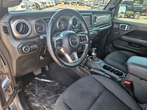 Used 2019 Jeep Wrangler Unlimited Sahara AWD/4WD image 10
