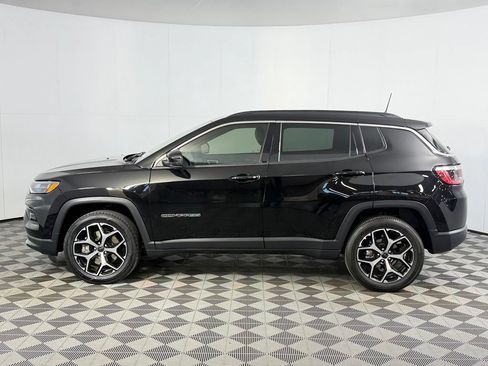 Used 2025 Jeep Compass Limited AWD/4WD image 10