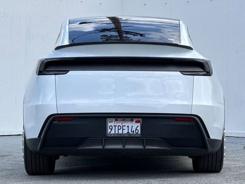 Used 2026 Tesla Model Y Long Range AWD/4WD image 4