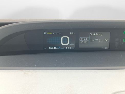 Used 2019 Toyota Prius XLE FWD image 14