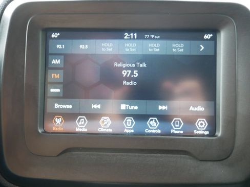 Used 2020 Jeep Renegade Latitude w/ Cold Weather Group AWD/4WD image 22