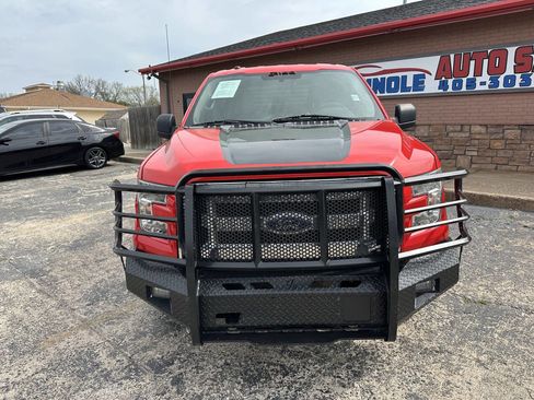 Used 2017 Ford F150 XLT image 3
