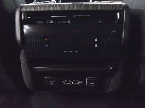 Used 2022 Jeep Wagoneer Series II image 39