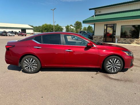 Used 2023 Nissan Altima 2.5 SV FWD image 33