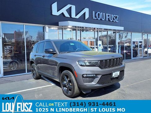 Used 2024 Jeep Grand Cherokee Limited w/ Black Appearance Package AWD/4WD image 1