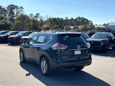 Used 2015 Nissan Rogue SV w/ SV Premium Package image 28