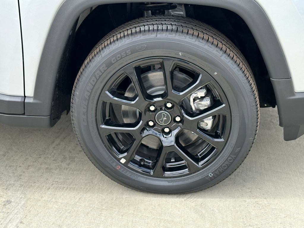 New 2026 Jeep Compass Latitude AWD/4WD image 13