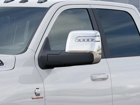 New 2026 RAM 2500 Laramie AWD/4WD image 13