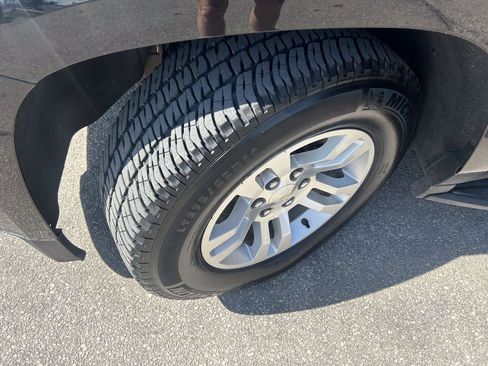 Used 2020 Chevrolet Suburban LT image 38