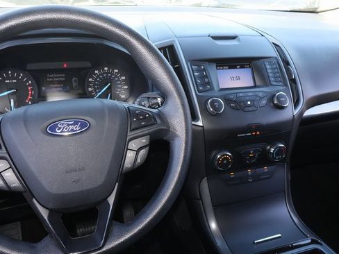 Used 2019 Ford Edge SE image 27