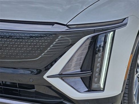 New 2024 Cadillac Lyriq Sport image 7