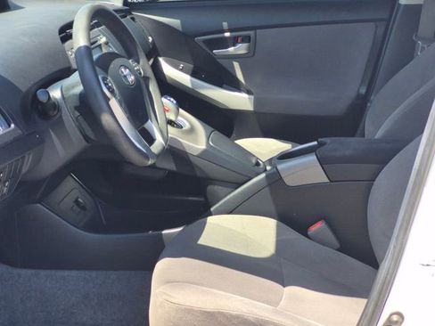 Used 2014 Toyota Prius Two w/ Preferred Accessory Package FWD image 14