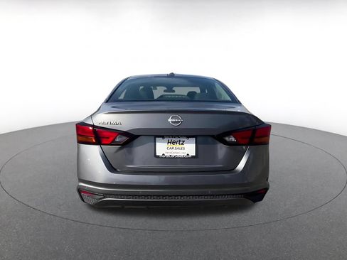 Used 2025 Nissan Altima 2.5 SV FWD image 10