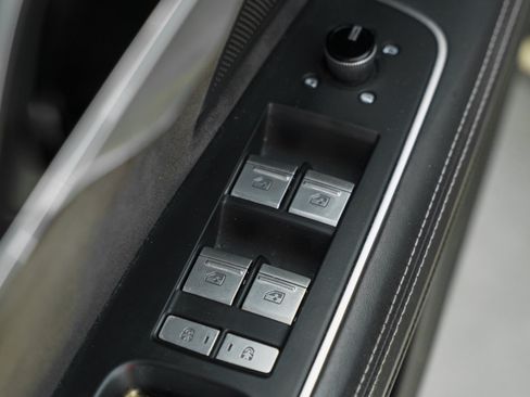 Used 2022 Audi S8 AWD/4WD image 23