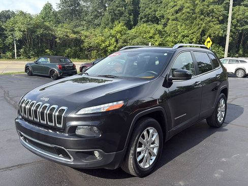 Used 2015 Jeep Cherokee Limited w/ Trailer Tow Group AWD/4WD image 3