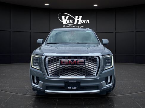 Used 2021 GMC Yukon Denali w/ Denali Premium Package AWD/4WD image 2