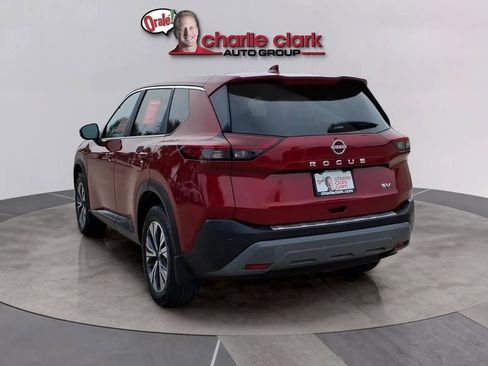Used 2023 Nissan Rogue SV FWD image 3
