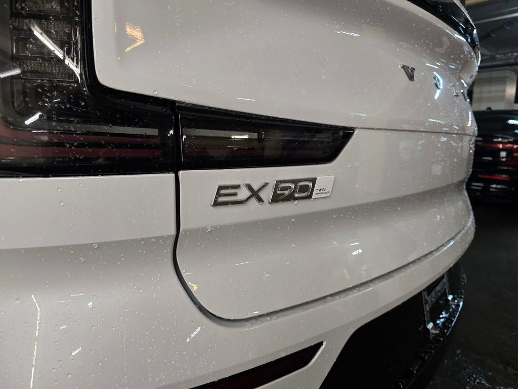 Used 2025 Volvo EX90 Plus AWD/4WD image 14