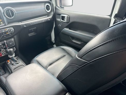 Used 2023 Jeep Wrangler Unlimited Rubicon 4xe w/ Cold Weather Group AWD/4WD image 26