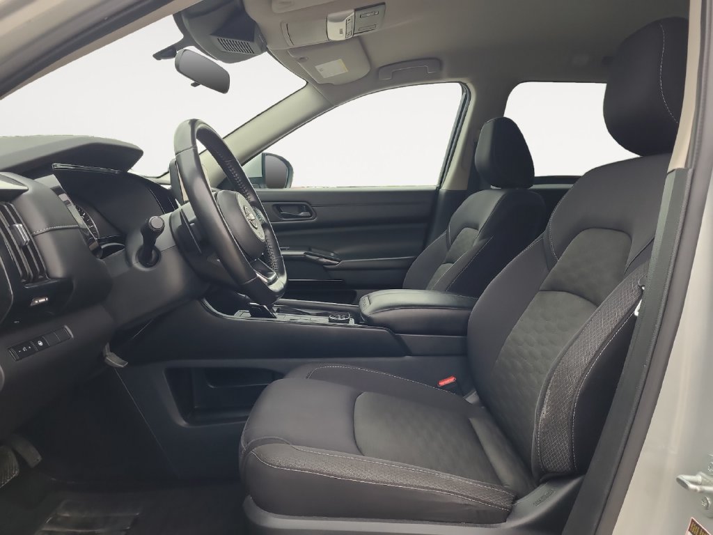 Used 2024 Nissan Pathfinder SV AWD/4WD image 9
