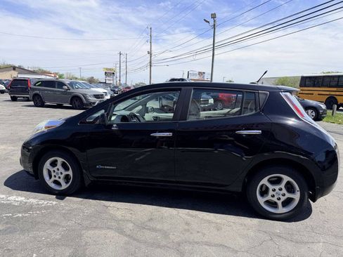 Used 2014 Nissan Leaf SV w/ Premium Package image 3