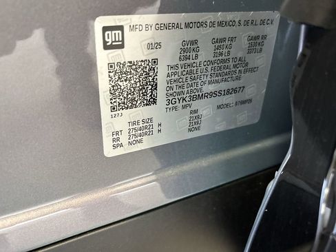 New 2025 Cadillac Optiq Luxury 1 w/ LPO, ONYX Package image 35