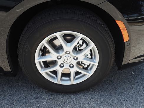 New 2025 Chrysler Pacifica Select w/ Uconnect Theater Family Group image 5