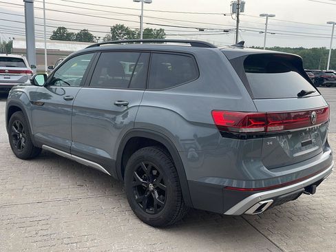 Used 2024 Volkswagen Atlas Peak Edition SE AWD/4WD image 6