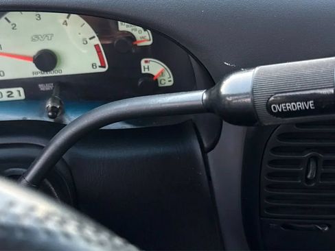 Used 2001 Ford F150 Lightning RWD image 39