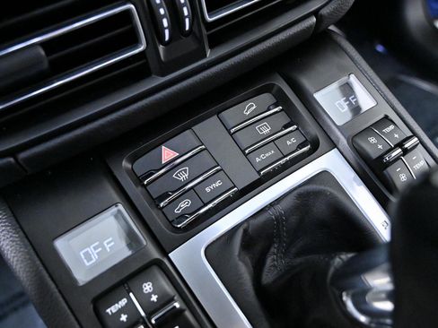 Used 2021 Porsche Macan AWD/4WD image 21