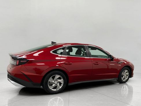 Certified 2025 Hyundai Sonata SE FWD image 2