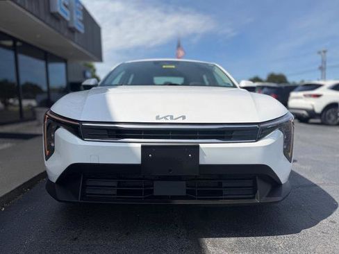 Used 2025 Kia K4 FWD image 2
