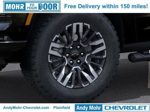 New 2026 Chevrolet Suburban Z71 image 9