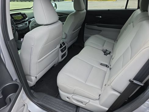 Used 2021 Honda Pilot Touring image 30