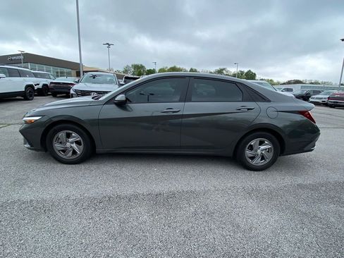 Used 2024 Hyundai Elantra SE image 4