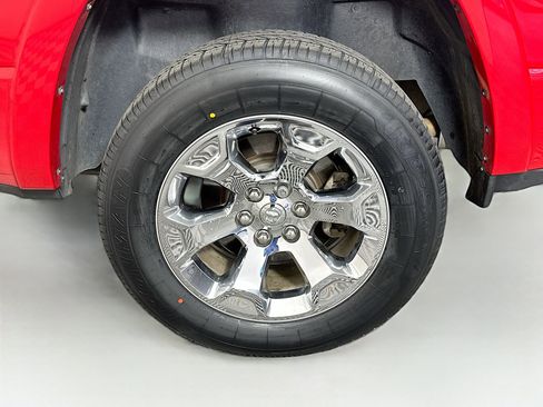 Used 2019 RAM 1500 Laramie w/ Off Road Group image 11