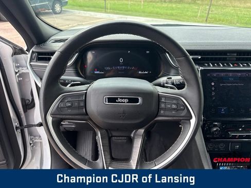 Used 2024 Jeep Grand Cherokee L Limited AWD/4WD image 20