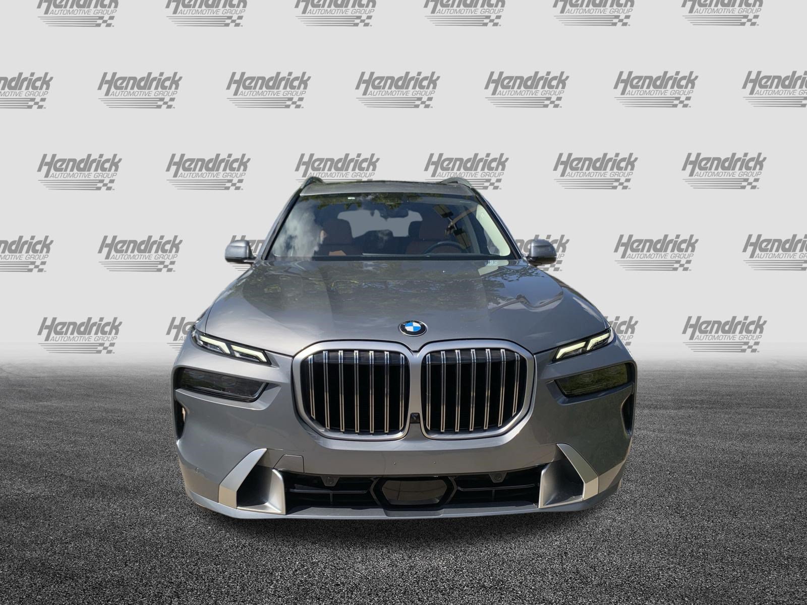Used 2023 BMW X7 xDrive40i w/ Premium Package AWD/4WD image 3
