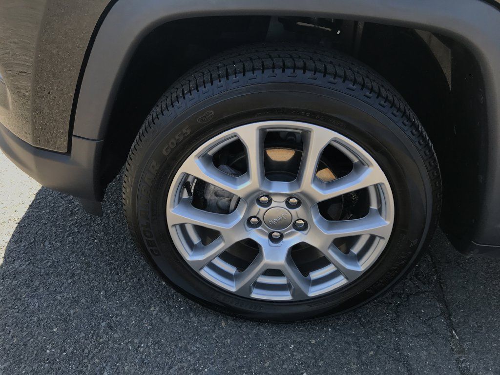 Used 2022 Jeep Compass Latitude AWD/4WD image 30