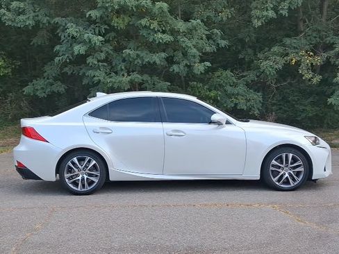 Used 2018 Lexus IS 300 w/ Accessory Package 2 RWD image 6
